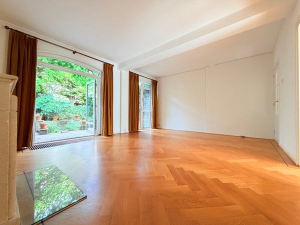 Te huur:  Den Haag  / €3600 p.m. / 165m2
