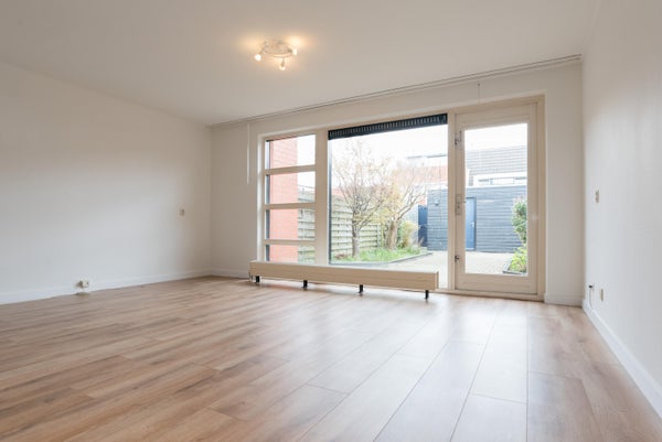 Te huur:  Zaandam  / €2400 p.m. / 125m2