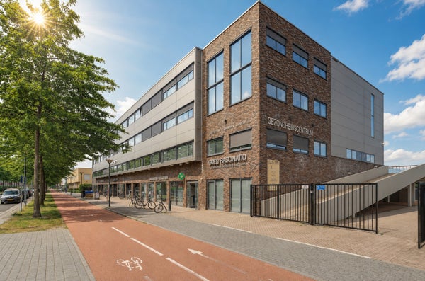For rent:  Capelle aan den IJssel  / €2000 p.m. / 195m2