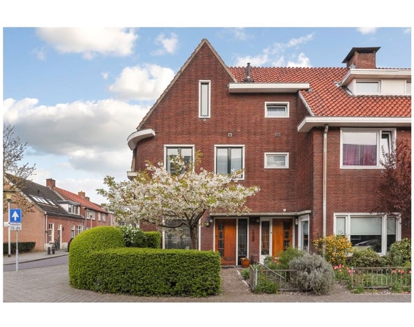 Te huur:  Helmond  / €1800 p.m. / 117m2