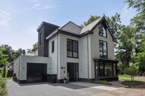 Te huur:  Vught  / €4850,00 p.m. / 236,00m2