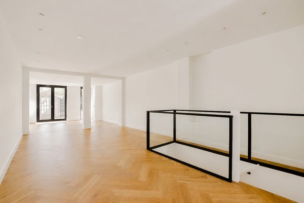 For rent:  Amsterdam  / €2800.00 p.m. / 144.00m2