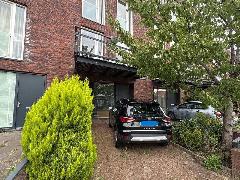 Rental on Santiagosingel, Den Haag