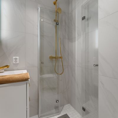 Bad nr. 2. Leiligheten har 2 fullverdige bad med WC og dusj.