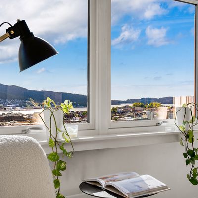 Sjøutsikt over vågen i Bergen.