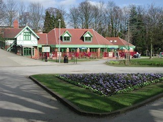 Coffee Shop & Ice Creams in the Park