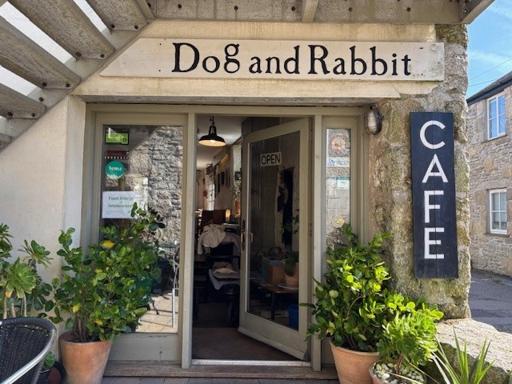 Dog & Rabbit Cafe
