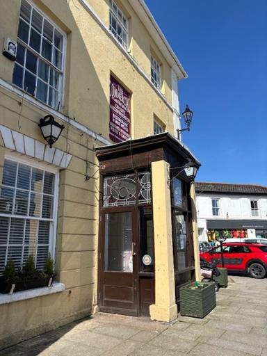 The Commercial Hotel