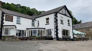 The Sun Trevor bar, restaurant (Llangollen)