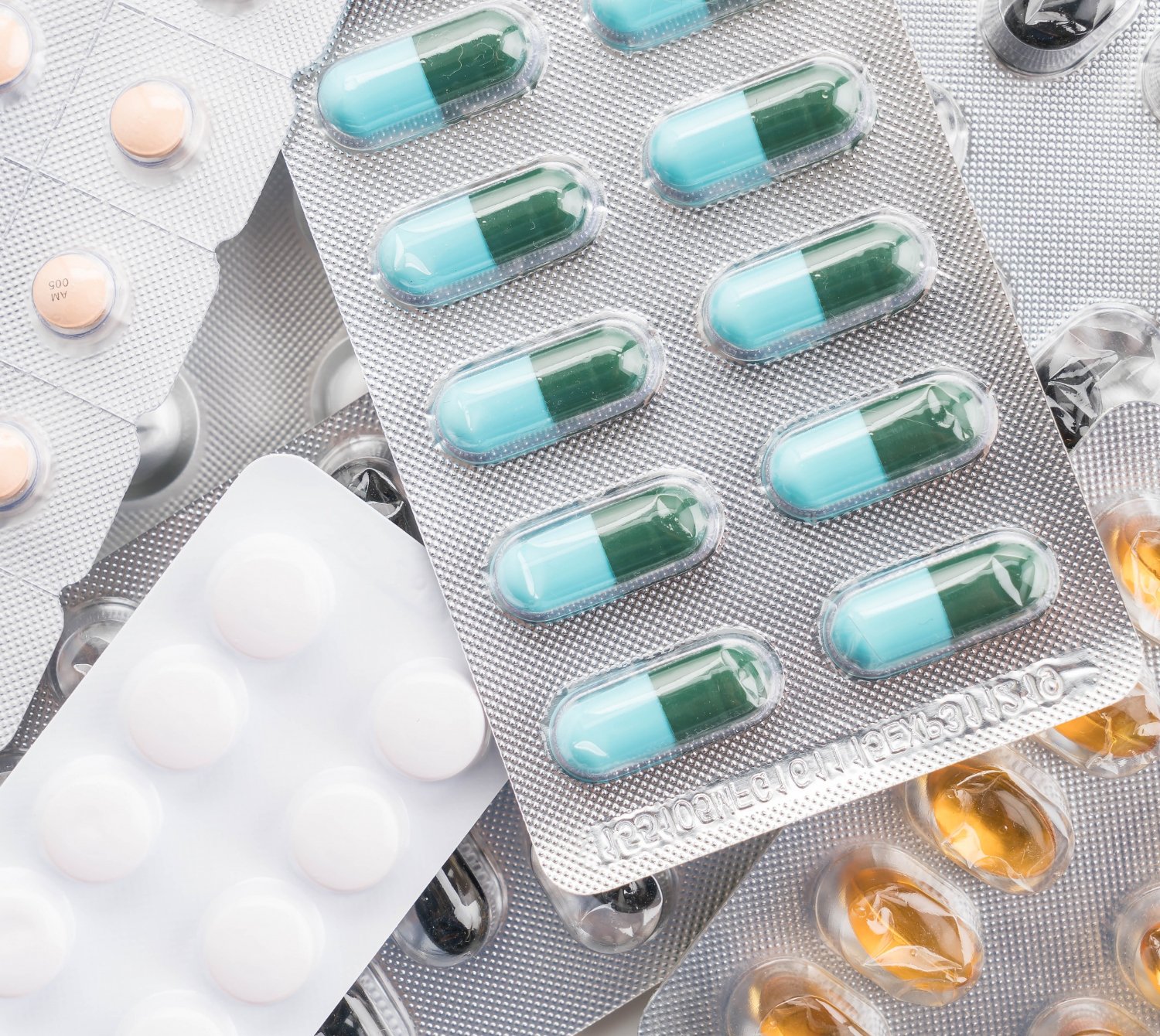 MEDICAMENTOS Y TRATAMIENTOS