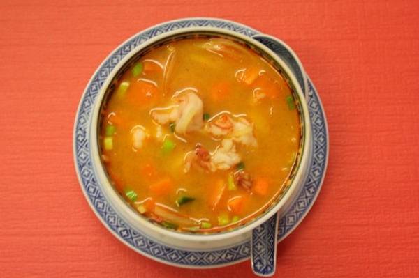 16. Soupe Thaï Tam Yam Kung aigre–piquant aux crevettes