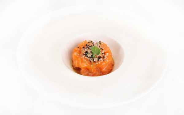 36. TARTARE SALMONE