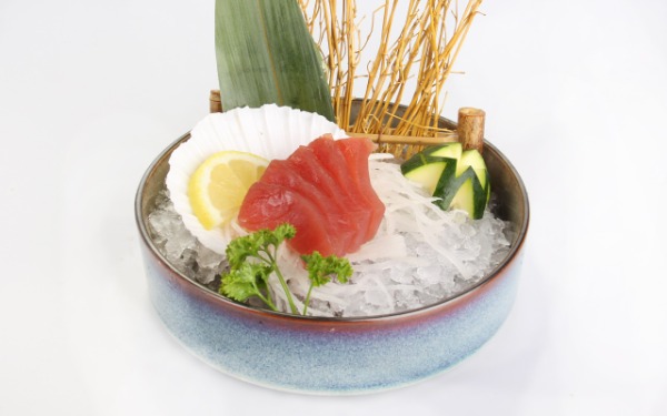 30. SASHIMI TONNO (7pz)