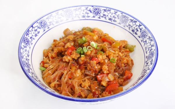 154. SPAGHRTTI DI SOIA CON CARNE PICCANTE