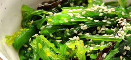 32. Seaweed salad wakame