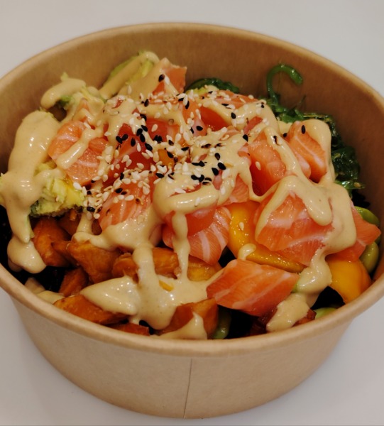 Poke bowl saumon