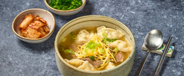 만두국 Mandu-guk – Soupe coréenne aux raviolis avec œuf