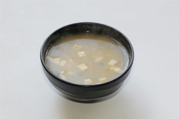 120 Soupe miso (algues et tofu)