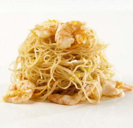 J15. Spaghetti di riso saltati con frutti di mare*