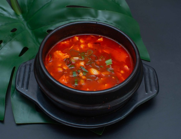 505 stew with kimchi and porc 猪肉辣白菜汤（辣）