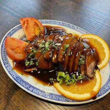 52. CANARD LAQUÉ À LA CANTONAISE