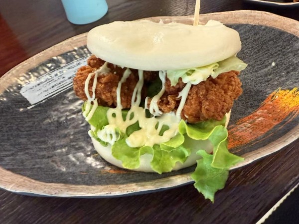 E11. Buns au Karaage