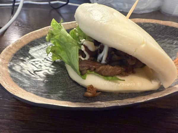 E9. Buns au bœuf