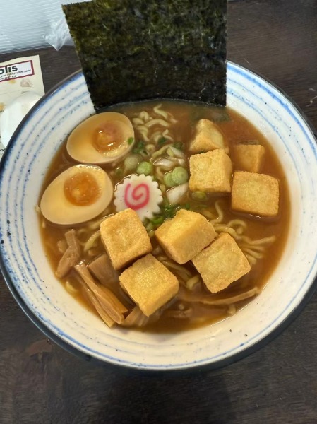 RA8. Miso Bouillon de miso-Tofu frit