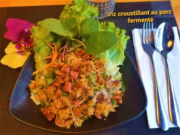 TY1) Salade de riz croustillant au porc fermenté