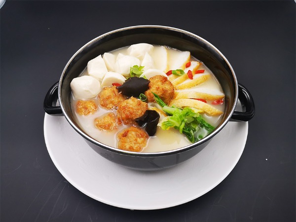 S6. Soupe aux boulette de poisson et au Tofu de poisson