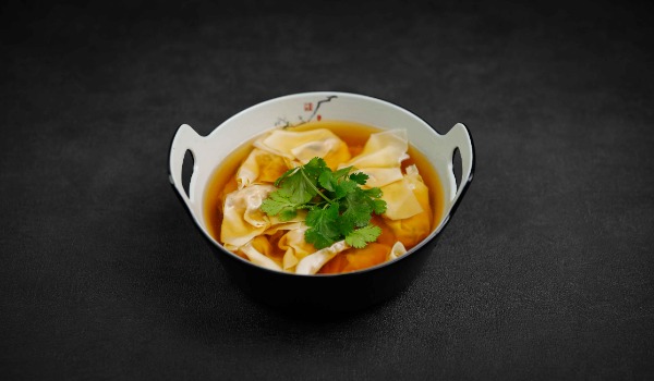 XI9. Wonton soupe