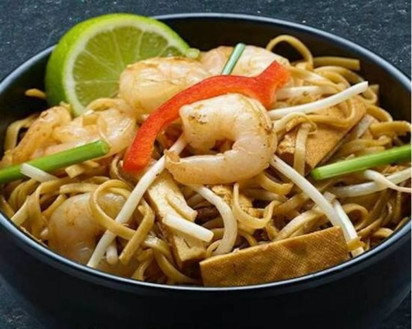 A3. Pad Thaï (poulet ou crevettes)