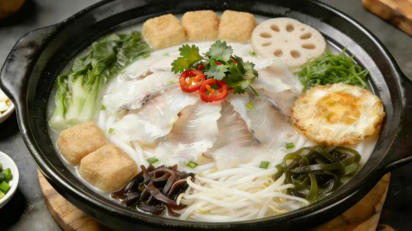 S10.Cocotte chaude au filet de poisson sans arétes (en tranches)