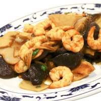 89. Gambas con bambú y setas