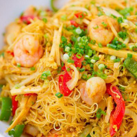 112. Fideos de arroz Singapur