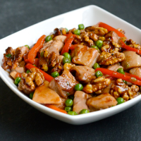 46. Pollo con salsa china y nueces