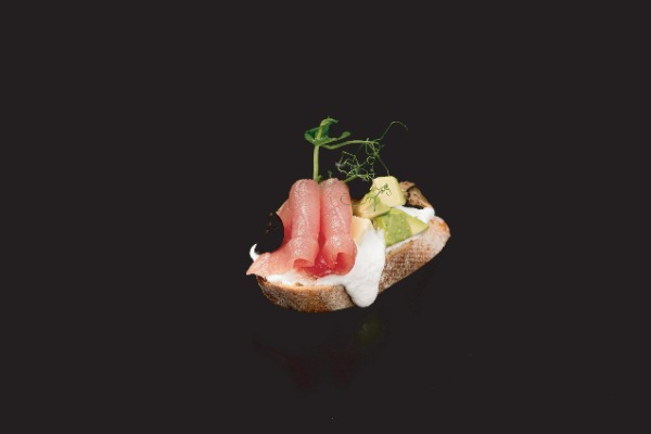 22. Tapas tuna 2pz