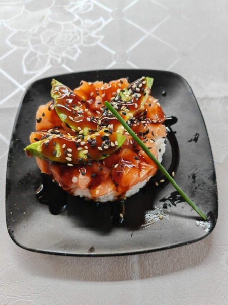 159. Salmon tartare (1p)