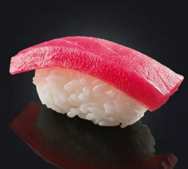 49. Nigiri atún