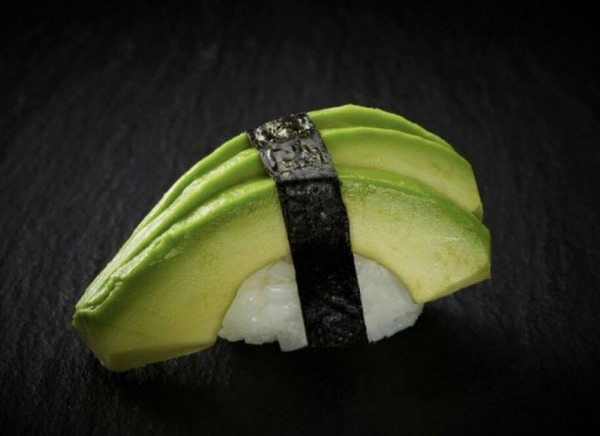 54B. Nigiri avocate