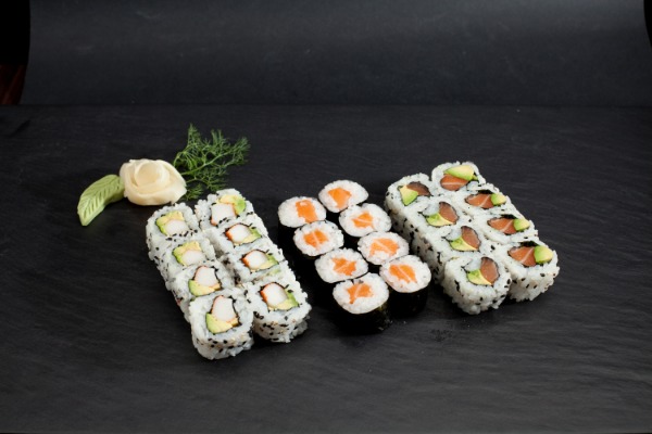 M2. Assortiment Maki Florida avec soupe et salade 