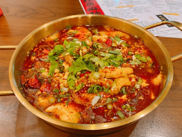 Cazuela de intestinos de cerdo y pescado y tofu al estilo Sichuanv 🌶