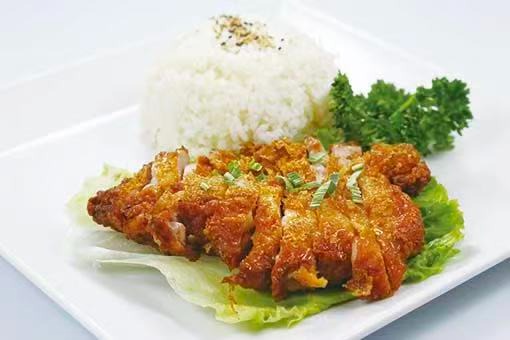 MENU SP5. RIZ AU POULET CROUSTILLANT