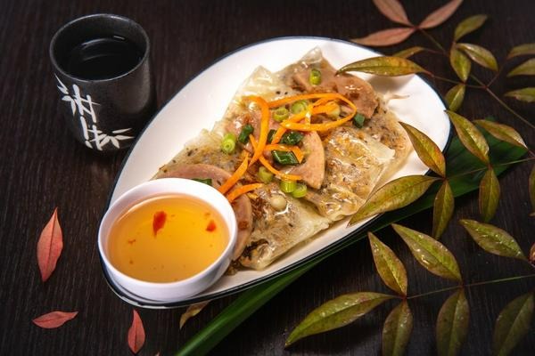 E5. BANH CUON (3 pièces)