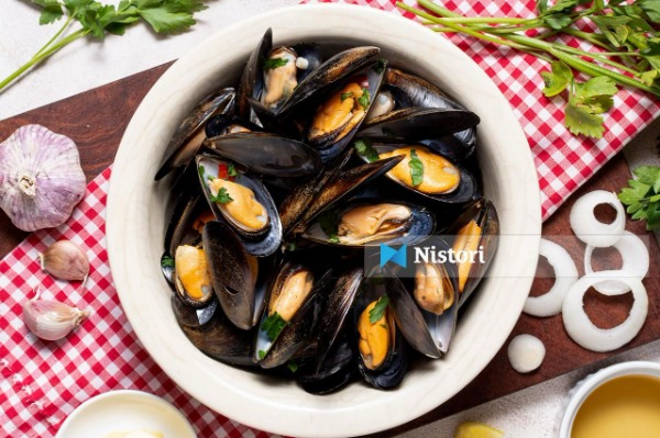 Ita15. Sautéed Mussels