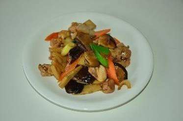 Pollo con funghi e bambù