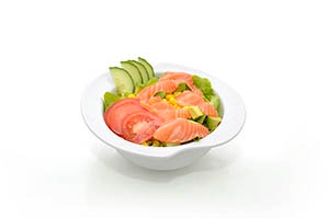 16. Salade saumon avocat (saumon, radis mariné, salade choux, concombre, avocat)