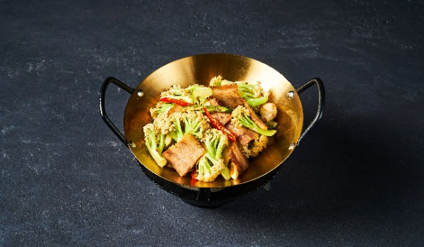 76. Cauliflower stir-fry with pork