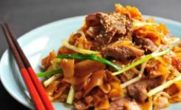 2003. Tagliatelle di riso con manzo