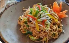 2021. Spaghetti di riso con pollo